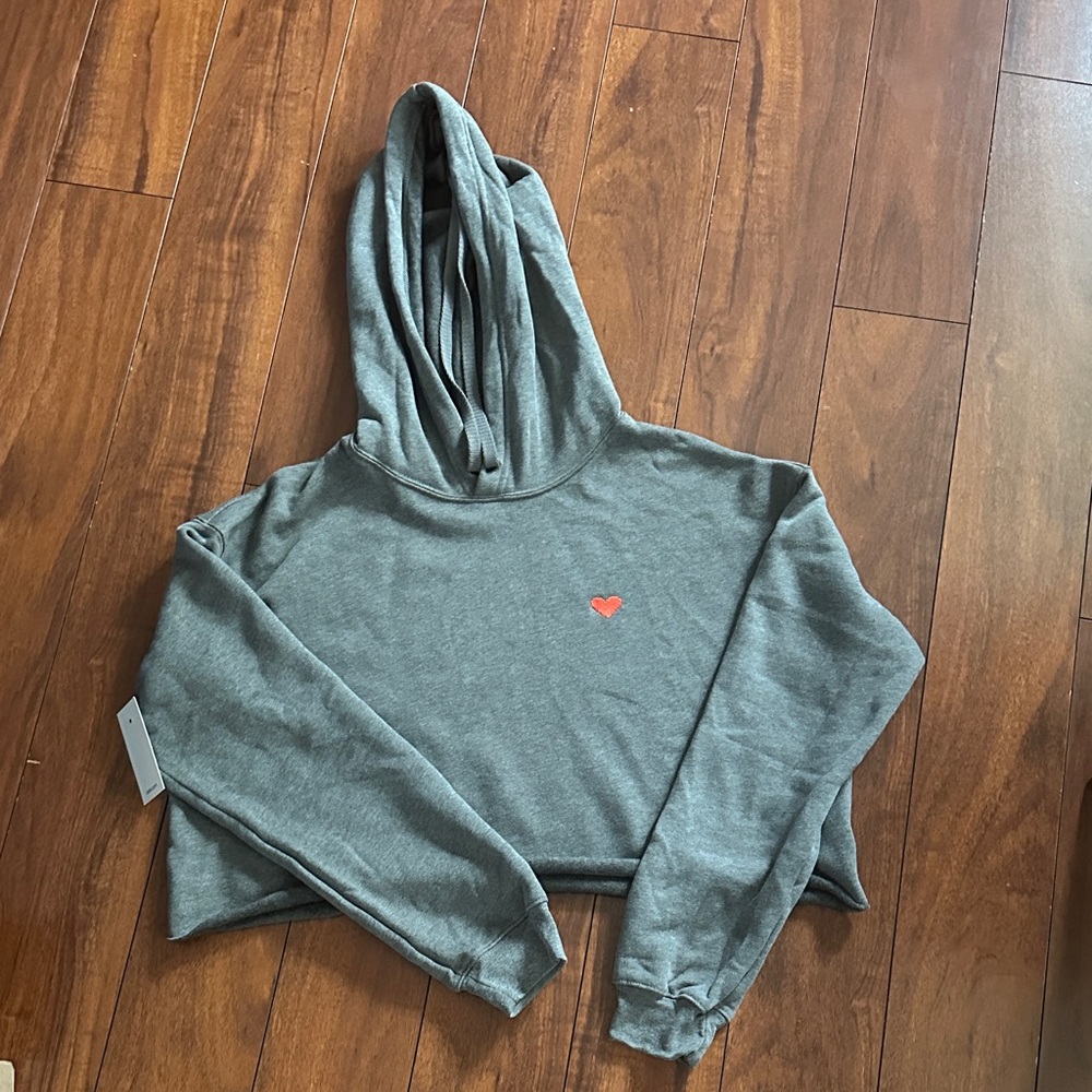 Dalix Gray Cropped Hoodie with Heart Detail
